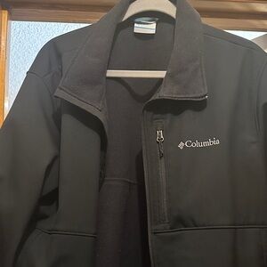 Columbia Men's Black Performance Jacket